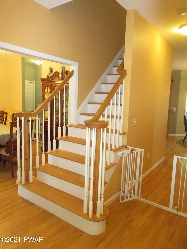 152 Arbutus Ln, Milford, PA 18337 - photo 5