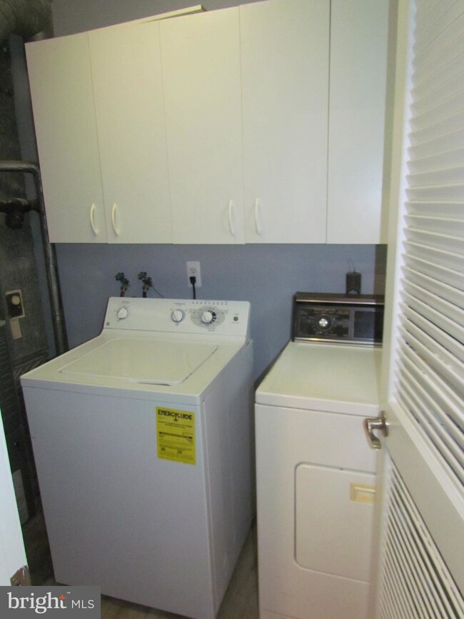 11521 Maple Ridge Rd, Reston, VA 20190 - photo 7