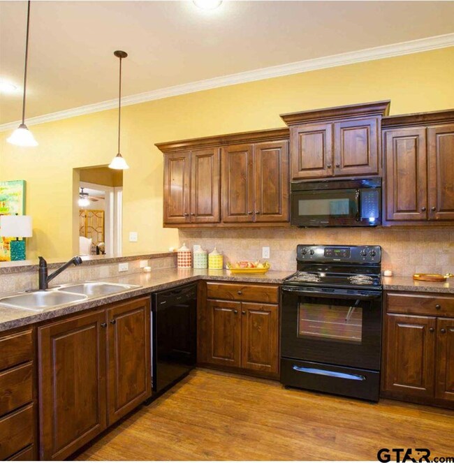 5117 5117 Shiloh Village, Tyler, TX 75703 - photo 2