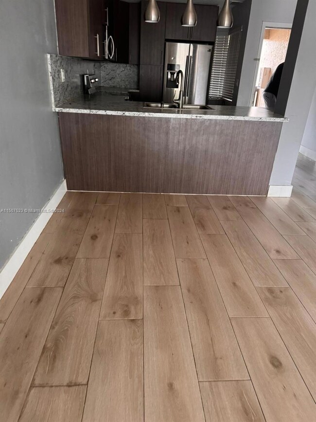 386 SW 113th Way unit 386, Pembroke Pines, FL 33025 - photo 4