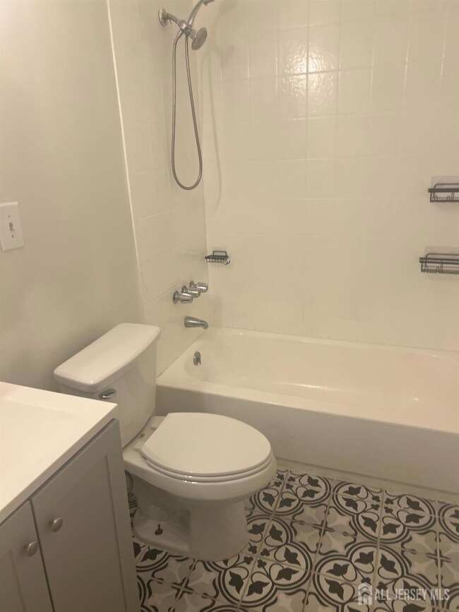 18 Lake Ave unit 8A, East Brunswick, NJ 08816 - photo 2