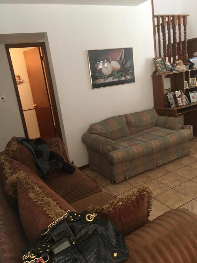 1531 Vanderbilt Dr, El Paso, TX 79935 - photo 3