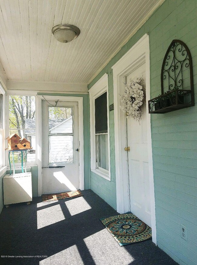 1817 Davis Ave, Lansing, MI 48910 - photo 3