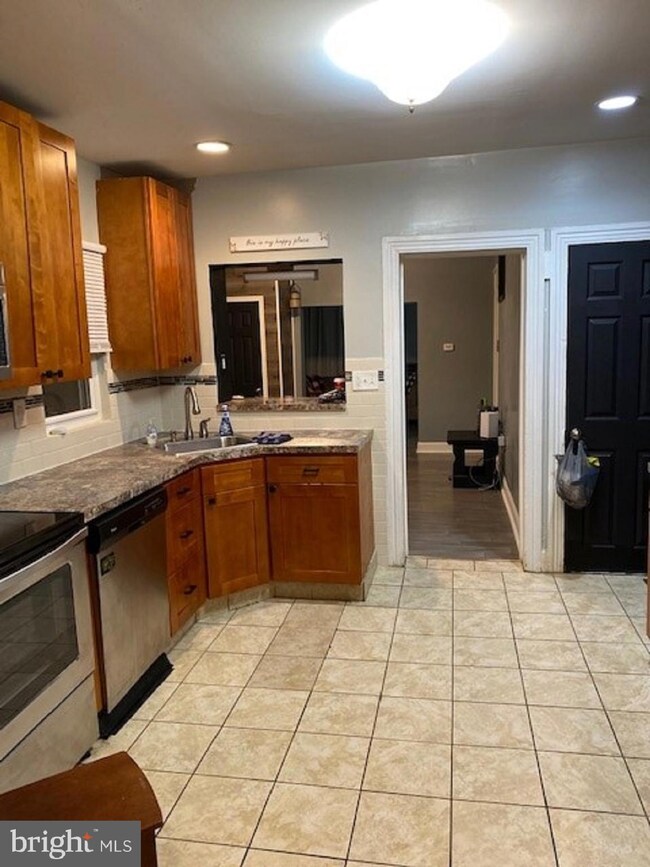 609 Glasgow St, Pottstown, PA 19464 - photo 6