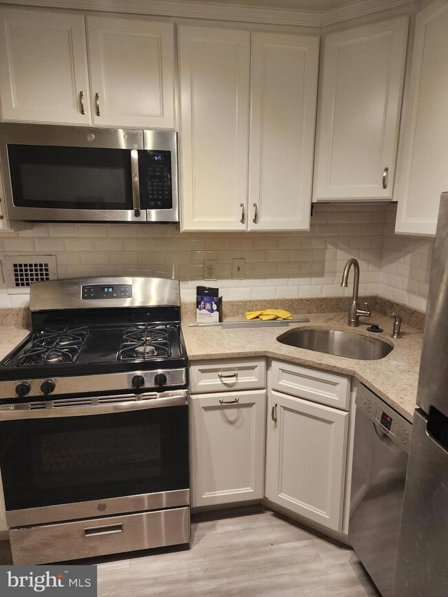 Van Ness East unit 937, Washington, DC 20008 - photo 5