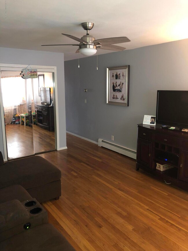 435 Oder Ave, Staten Island, NY 10304 - photo 3