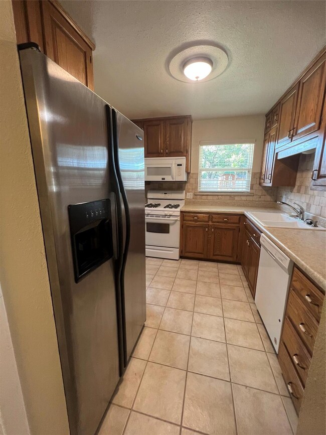 612 Willow St, Hurst, TX 76053 - photo 5