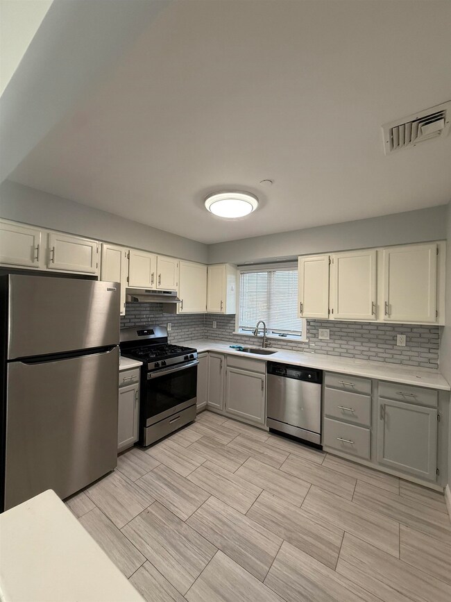 9 E 50th St unit 2, Bayonne, NJ 07002 - photo 5