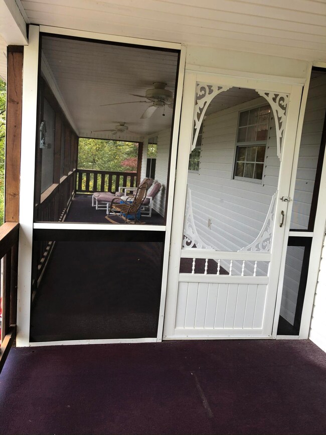 Lumina screened porch