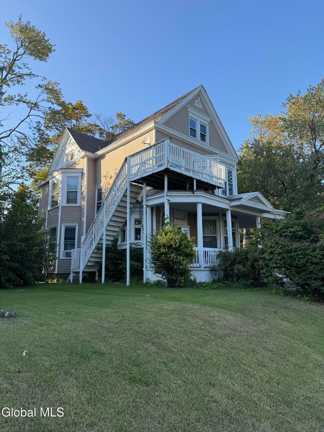 112 N Allen St, Albany, NY 12203 - photo 4