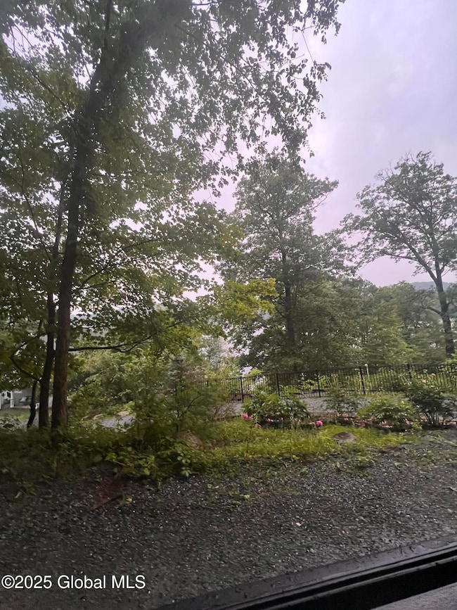 1374 Tall pines pic 3