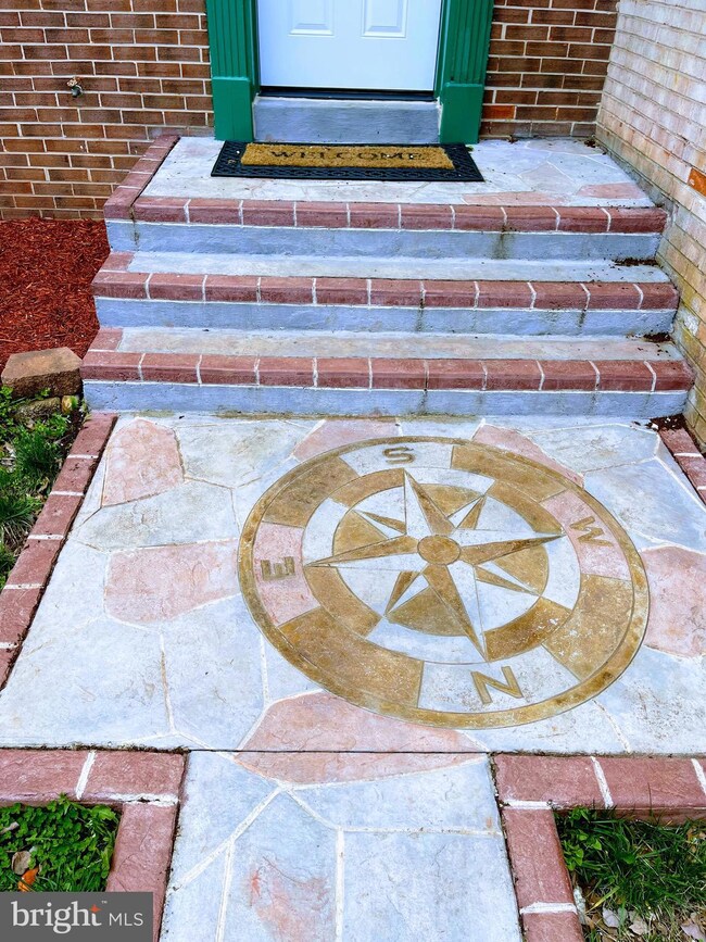 10105 Henry Ct, Manassas, VA 20109 - photo 2