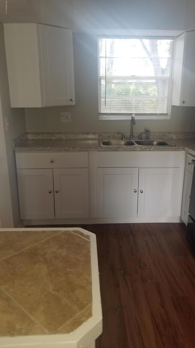 6810 Medellin Ct, Jacksonville, FL 32210 - photo 7