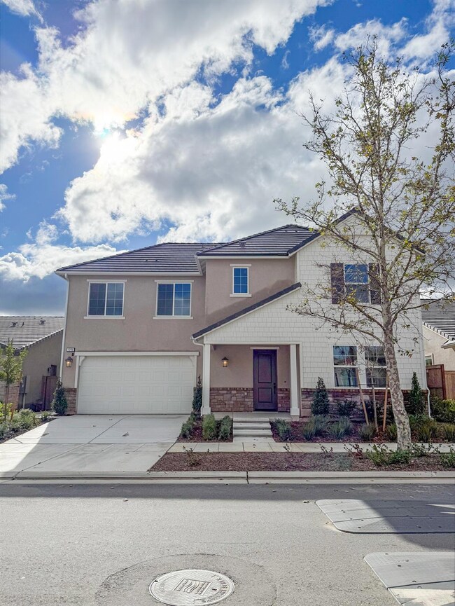 1200 Wildflower Dr, Madera, CA 93636 - photo 2