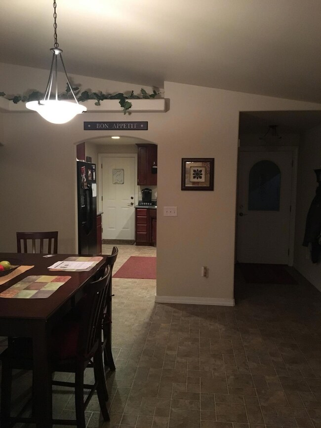 3818 Valley Meadows Dr, White City, OR 97503 - photo 5