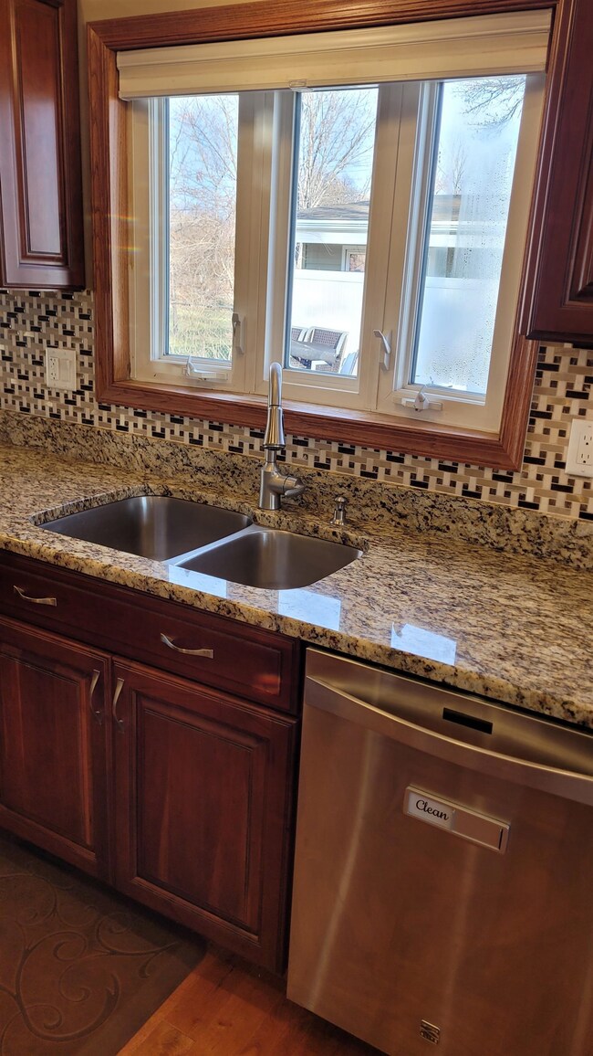 2416 2nd Ave SW unit Minot, Minot, ND 58701 - photo 7