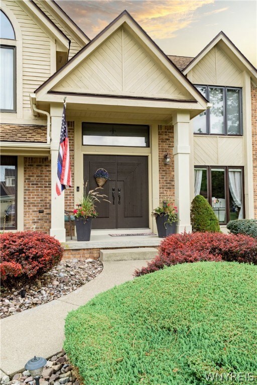 Center Entrance features beautiful double doors!