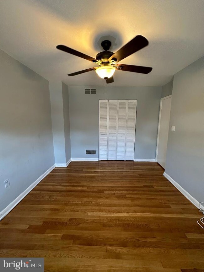 640 Queensgate Rd, Baltimore, MD 21229 - photo 4