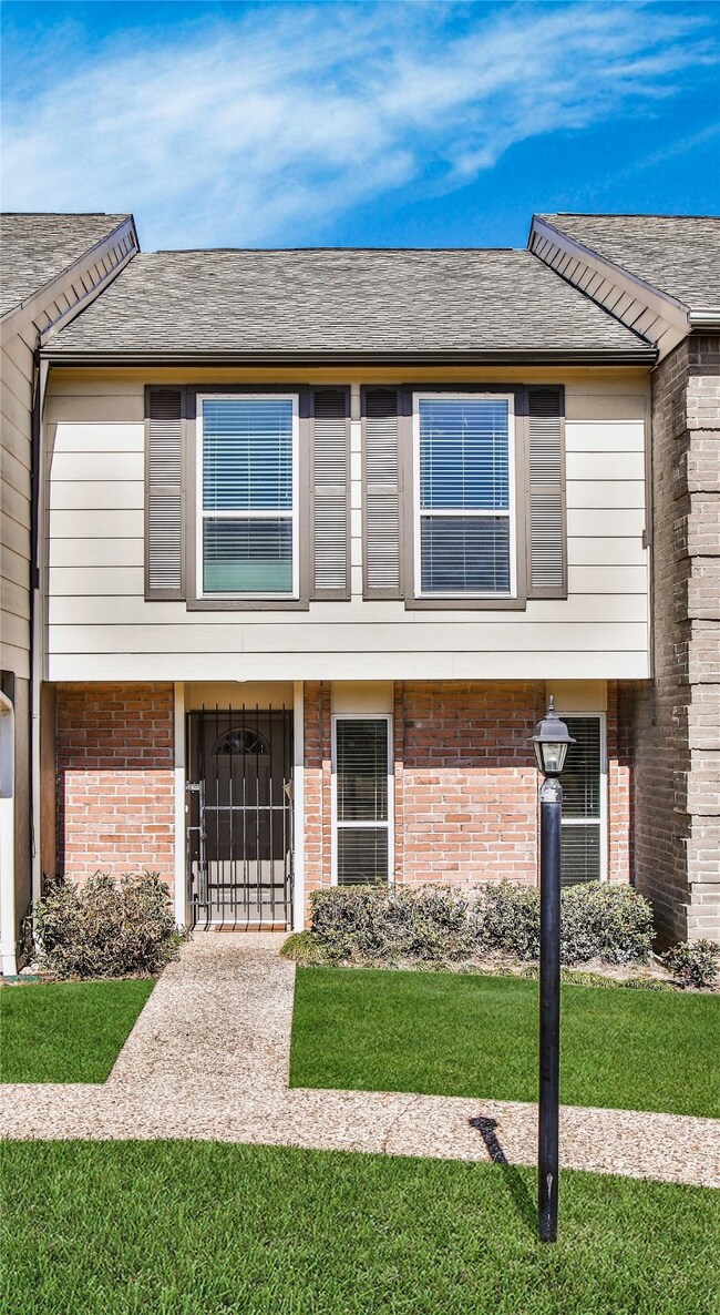 10349 Longmont Dr unit 35/11, Houston, TX 77042 - photo 3