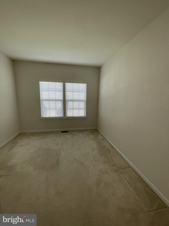 290 Mountain Laurel Blvd, Ranson, WV 25438 - photo 5