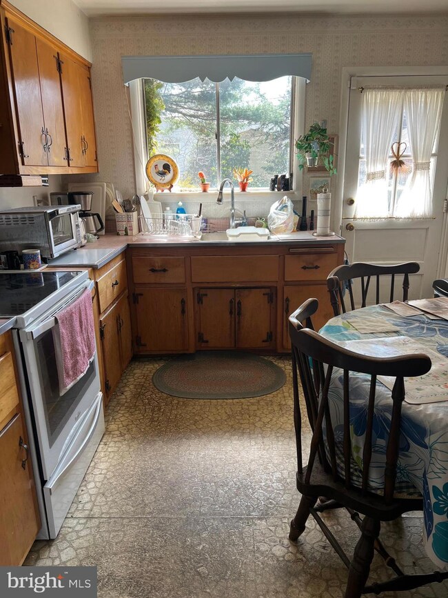 413 S New Ardmore Ave, Broomall, PA 19008 - photo 7