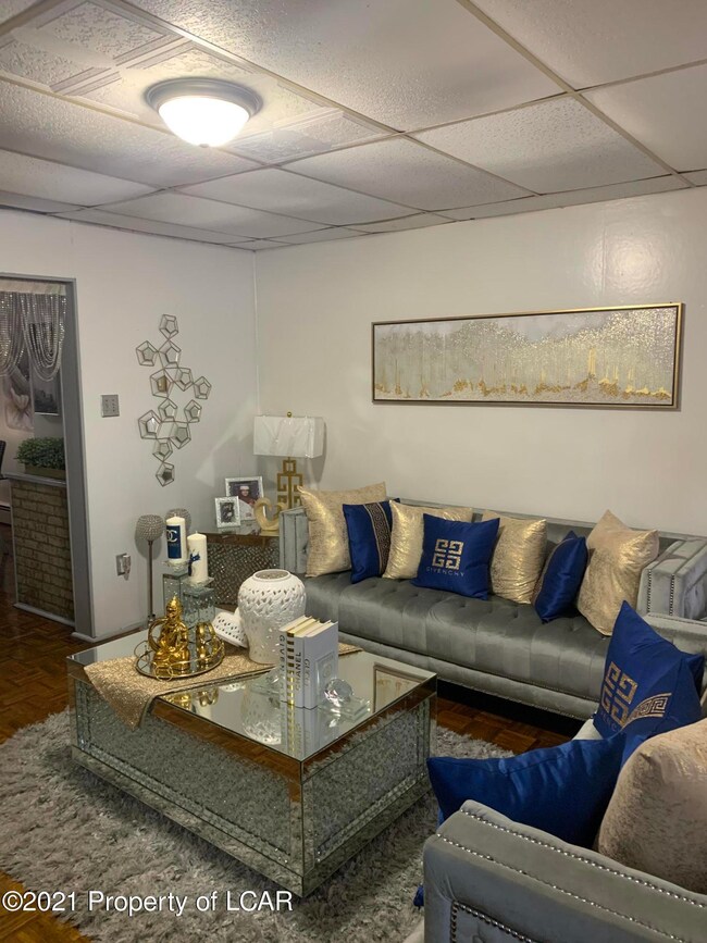 316-18 E. BROAD ST. HAZ living room .