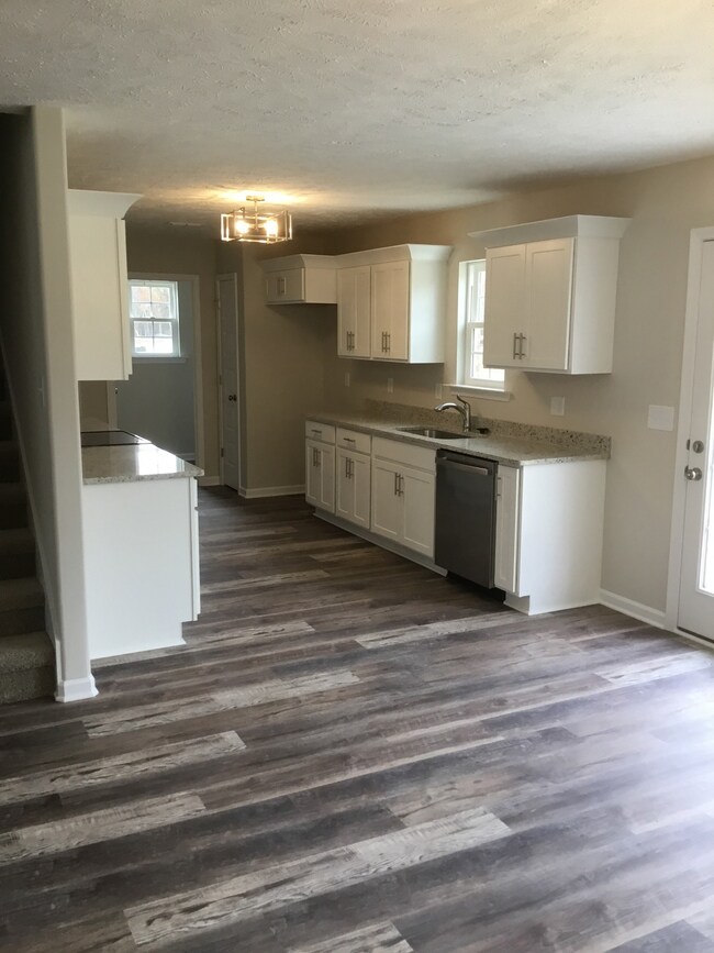 69 Reynard St, Manchester, TN 37355 - photo 3