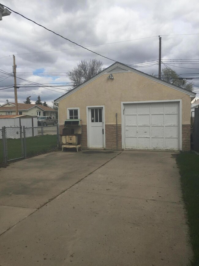 Garage<|><|>