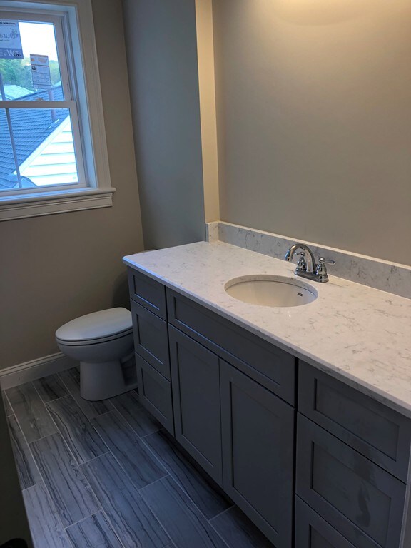 13 Prentice St unit B, Worcester, MA 01604 - photo 6