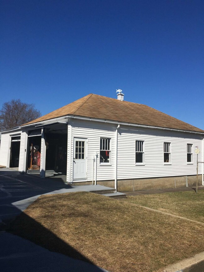 176 Norfolk St, Manchester, NH 03103 - photo 5