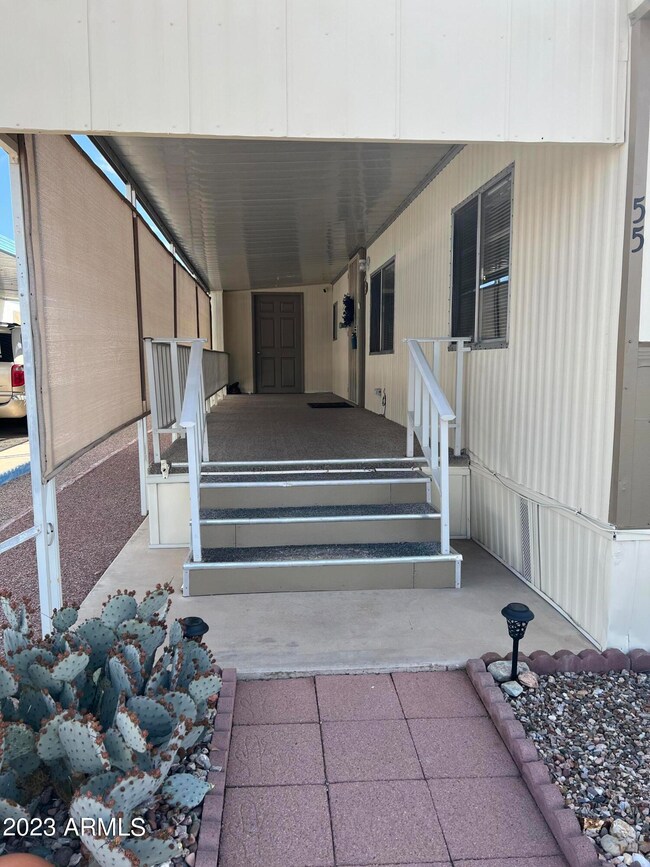 FRONT DOOR SIDE