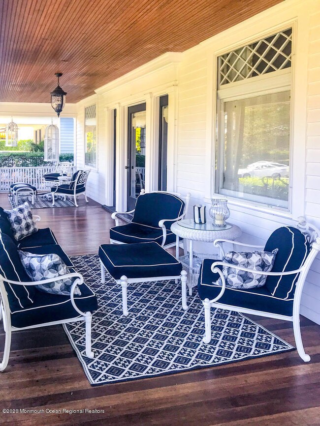 wrap around porch