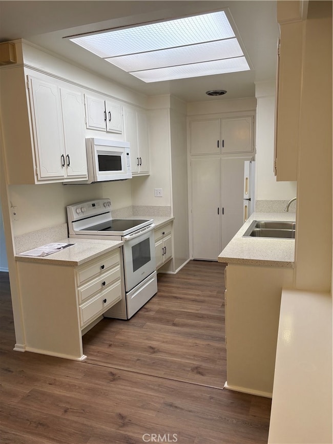 2280 Via Mariposa W unit N, Laguna Woods, CA 92637 - photo 2