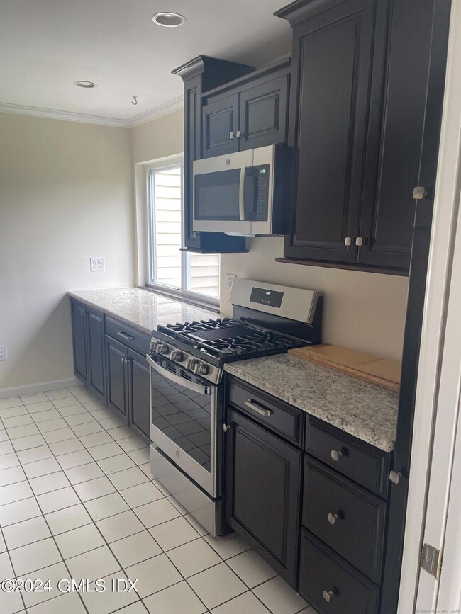 75 Cos Cob Ave unit 23, Cos Cob, CT 06807 - photo 6