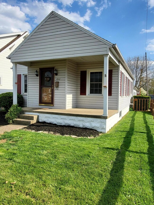 832 E Mulberry St, Lancaster, OH 43130 - photo 3