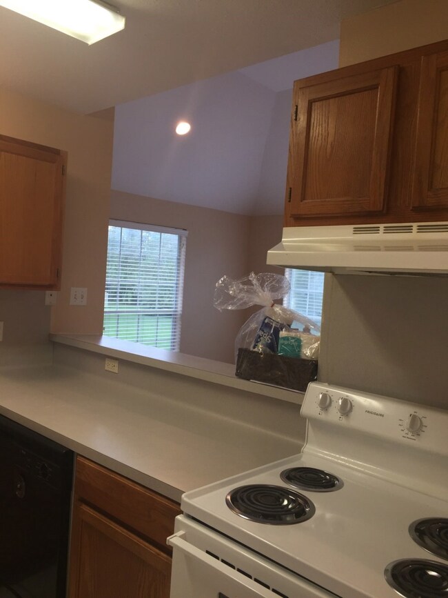 1163 Lovett St unit 4, Tomball, TX 77375 - photo 5