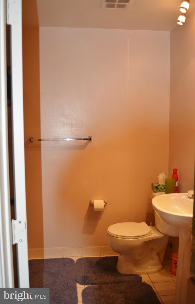 1726 Aliceanna St unit 101, Baltimore, MD 21231 - photo 4