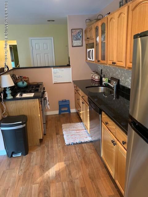 ARMSTRONG KITCHEN