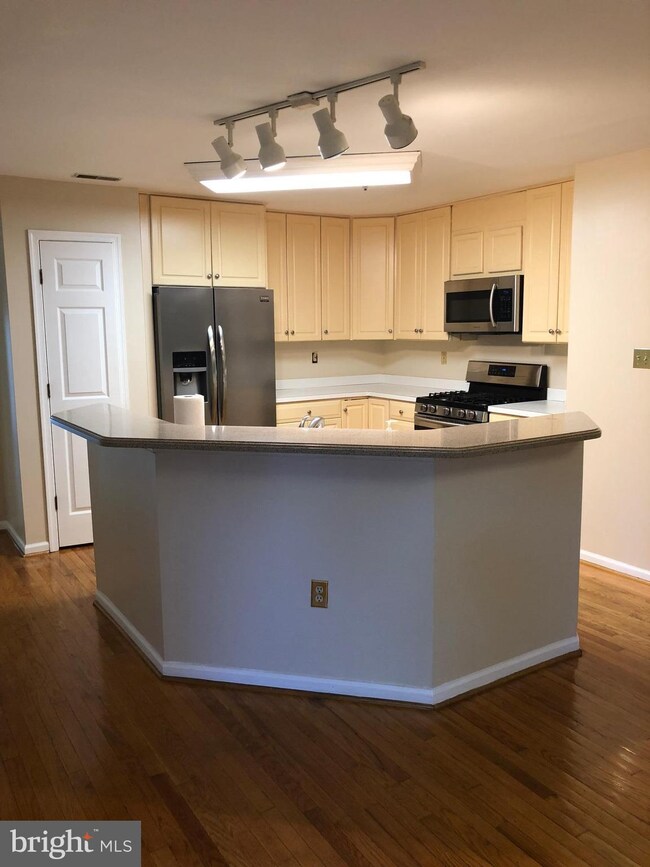 11903 Saint Francis Way, Bowie, MD 20721 - photo 4