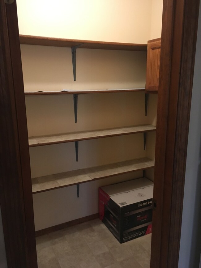 804 Carol Ct unit C2, Pontiac, IL 61764 - photo 6