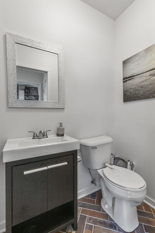 1309 Yorkshire Ct, Circleville, OH 43113 - photo 5