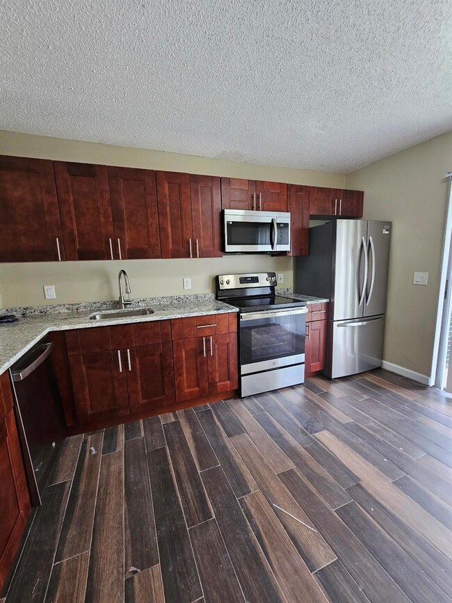 4876 Orleans Ct unit B, West Palm Beach, FL 33415 - photo 6