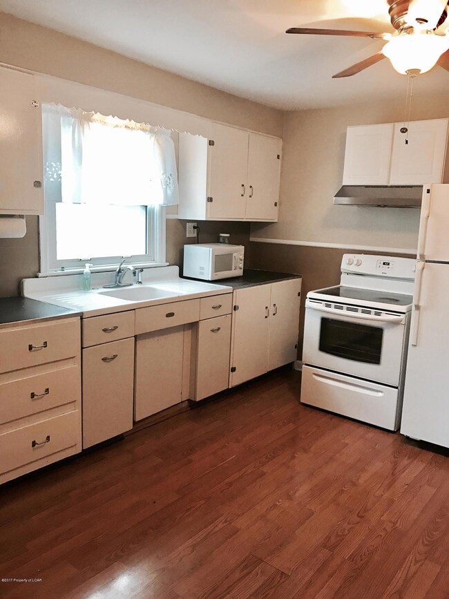 299 S Mountain Blvd, Mountain Top, PA 18707 - photo 6