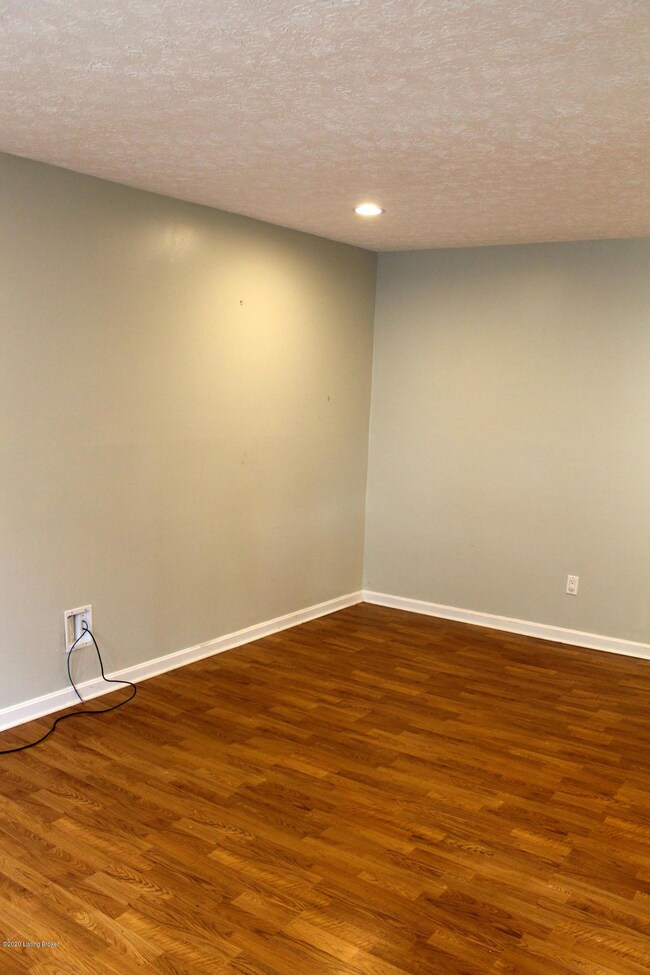 6511 Daverman Ct, Louisville, KY 40228 - photo 3