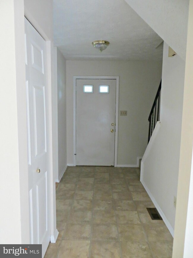 9200 Waltham Woods Rd, Parkville, MD 21234 - photo 2