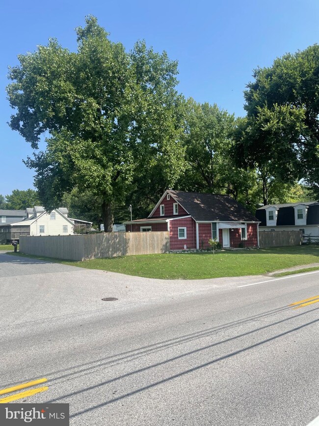 2235 Lincoln Ave, Sparrows Point, MD 21219 - photo 4