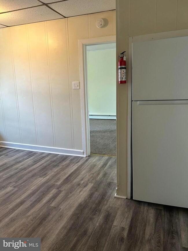 402 Billingsport Rd unit C, Paulsboro, NJ 08066 - photo 4