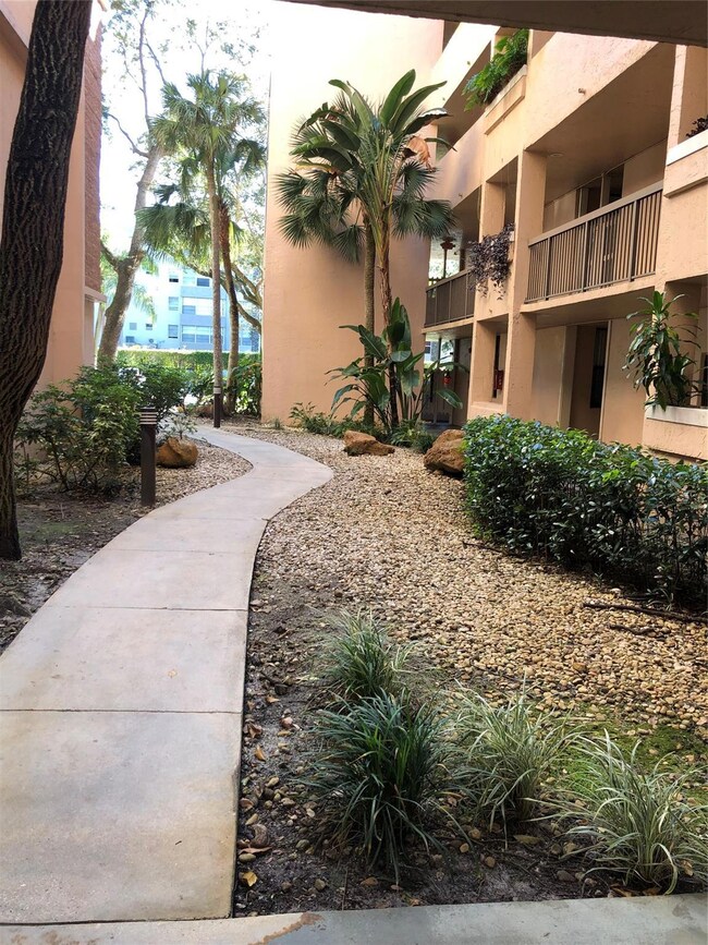 The Royal Palm at Plantation unit 511, Plantation, FL 33317 - photo 2