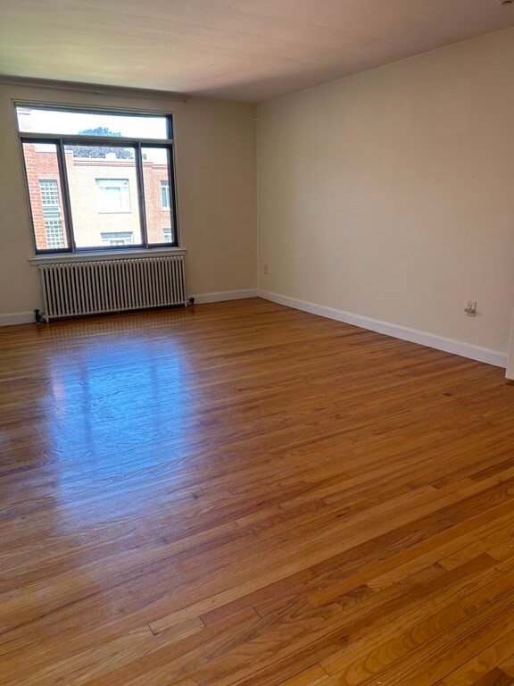 12 Ashland St unit 3R, Worcester, MA 01609 - photo 2