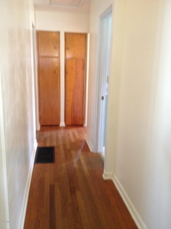 523 Amity St, Lowell, MI 49331 - photo 6